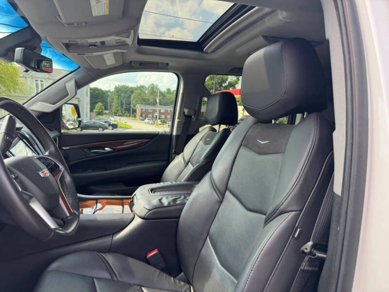 2018 Cadillac Escalade ESV Luxury