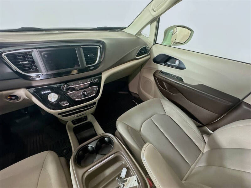 2020 Chrysler Pacifica Touring