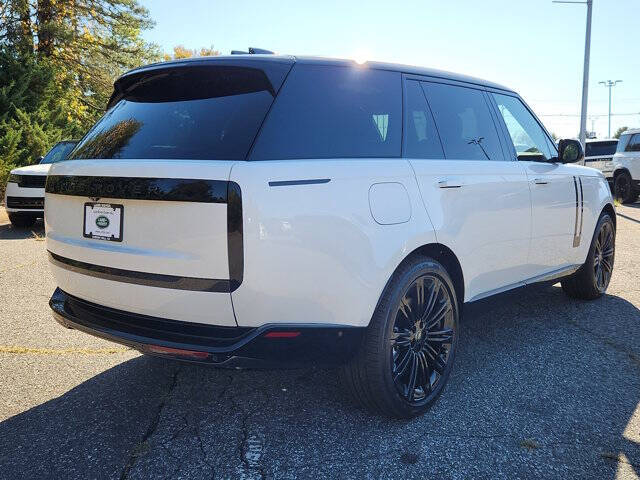 2025 Land Rover Range Rover P530 SE LWB