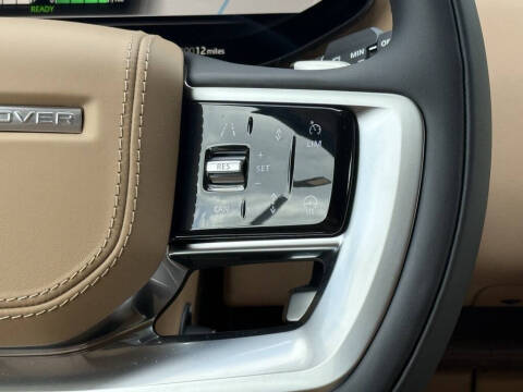 2025 Land Rover Range Rover P550e SE