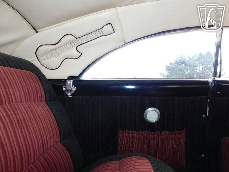 1950 Ford Deluxe