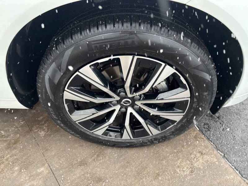 2025 Volvo XC60 B5 Plus Dark Theme