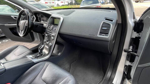 2016 Volvo XC60 T5 Drive-E Platinum
