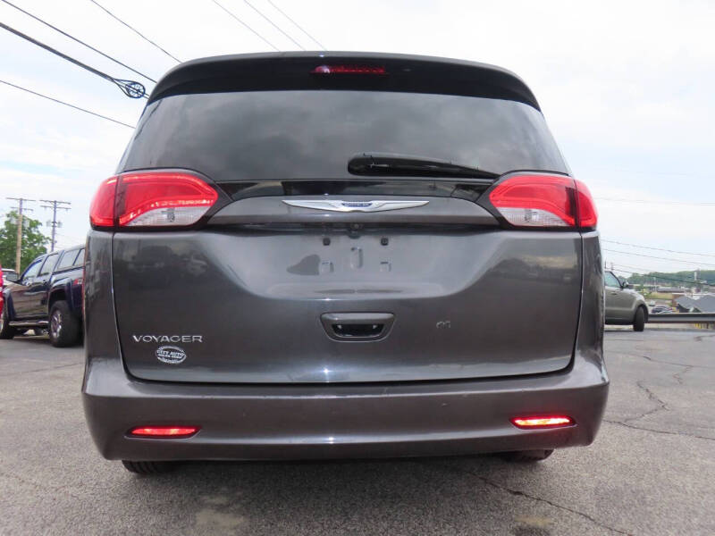2020 Chrysler Voyager LXi