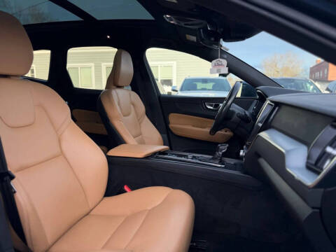 2020 Volvo XC60 T5 Momentum