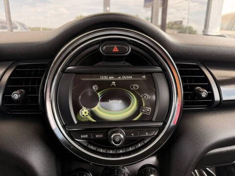 2017 MINI Hardtop 4 Door Cooper