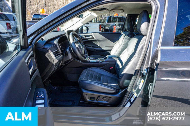 2025 Mitsubishi Outlander SE