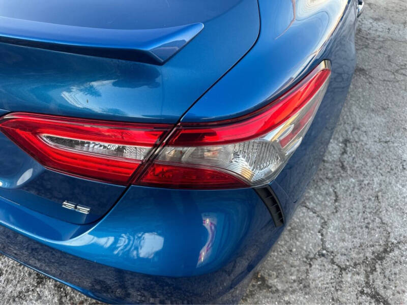 2019 Toyota Camry SE