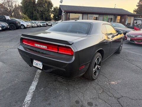 2014 Dodge Challenger SXT