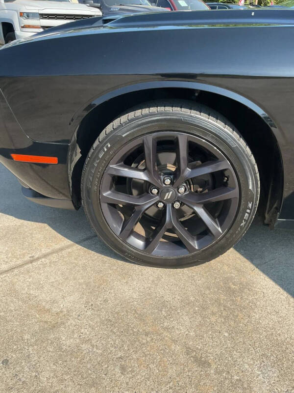 2021 Dodge Challenger SXT