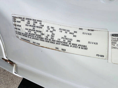 2008 Freightliner M2 106