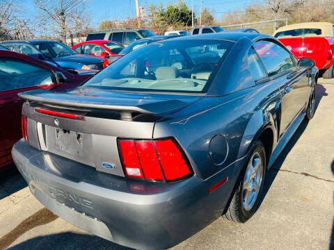 2004 Ford Mustang
