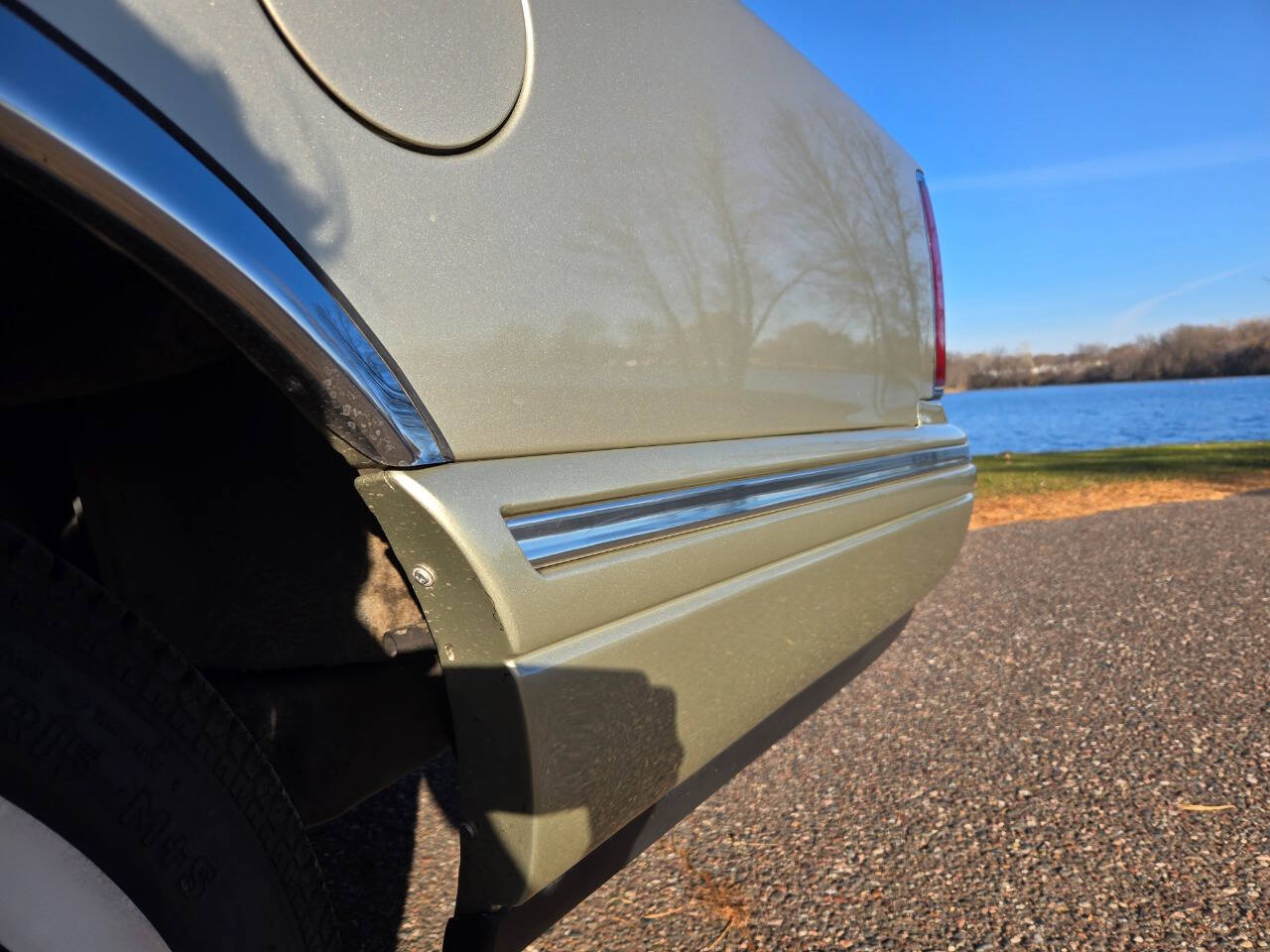 1997 Lincoln Town Car 25