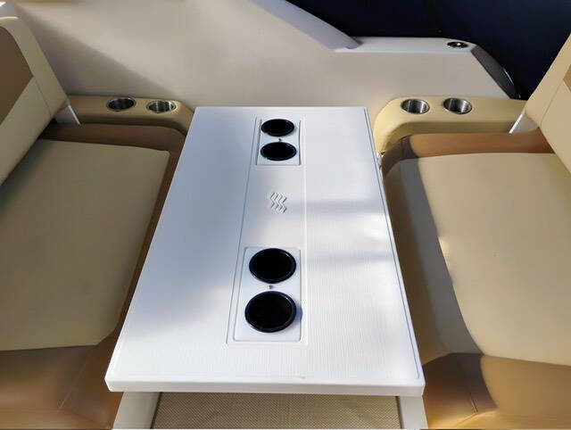 2012 Four Winns V305