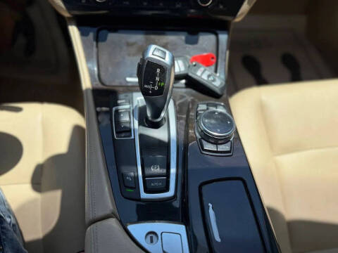 2015 BMW 5 Series 528i