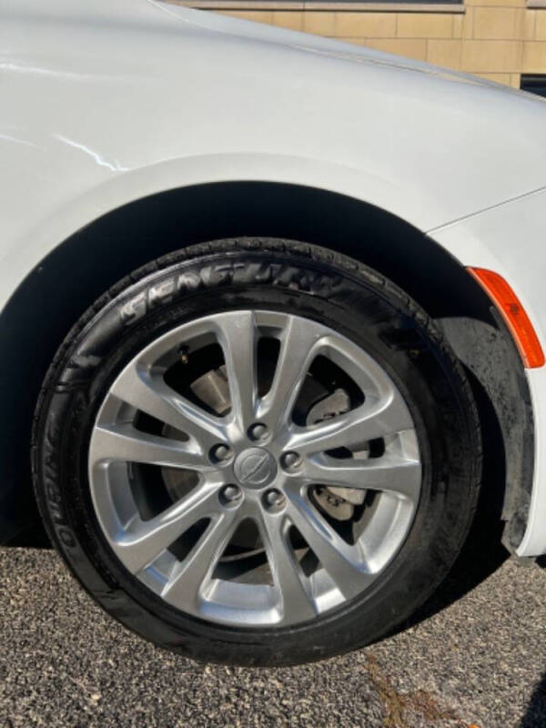 2016 Chrysler 200 Limited