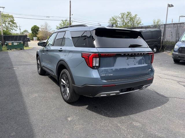 2025 Ford Explorer Active