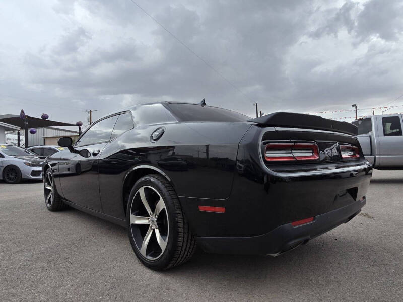 2017 Dodge Challenger R/T Shaker