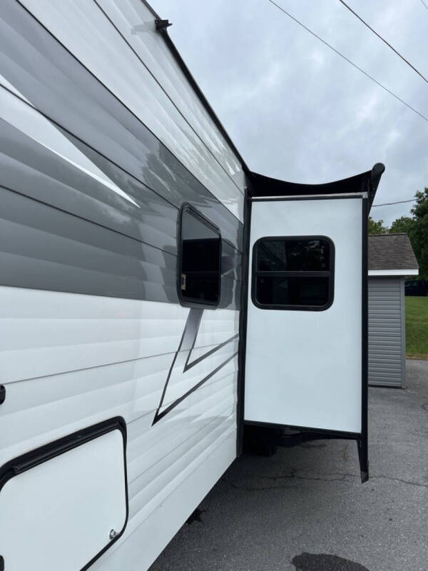 2024 Winnebago 30 BH ACCESS
