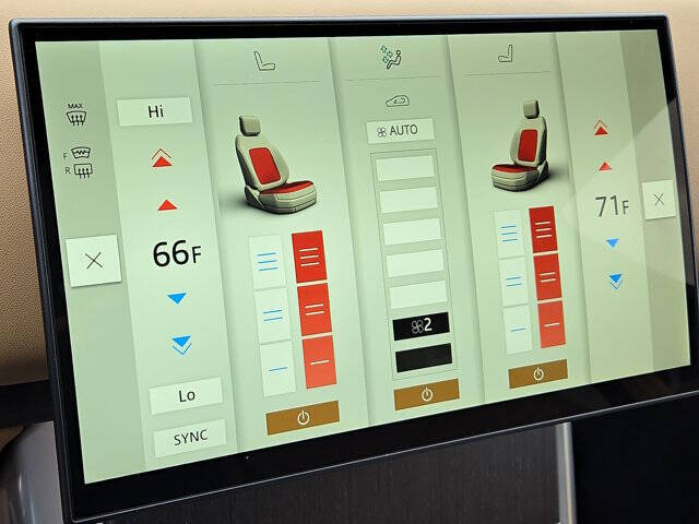 2025 Land Rover Range Rover P400 SE LWB