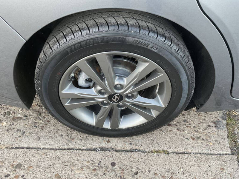 2018 Hyundai Elantra