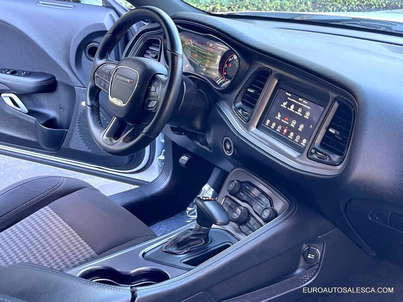 2023 Dodge Challenger SXT