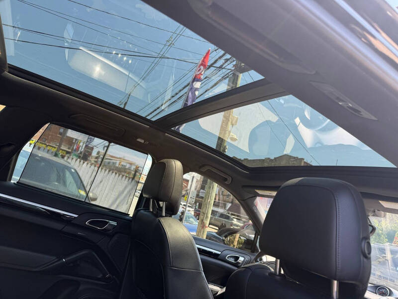 2014 Porsche Cayenne Platinum