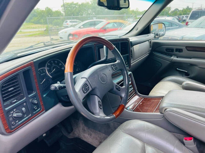 2003 Cadillac Escalade
