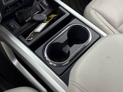 2020 Nissan Titan SL