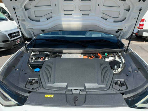 2019 Audi e-tron quattro Prestige