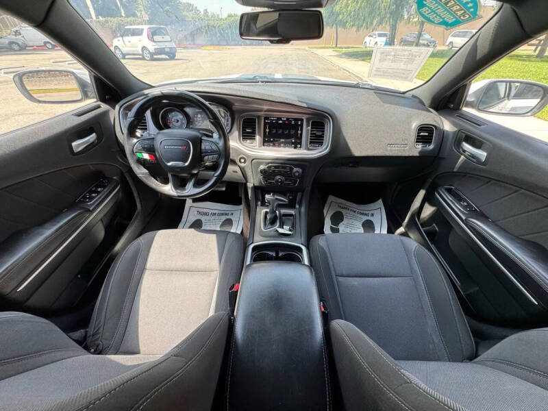 2019 Dodge Charger SXT