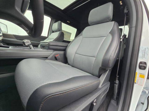 2025 Ford F-150 Lightning Lariat