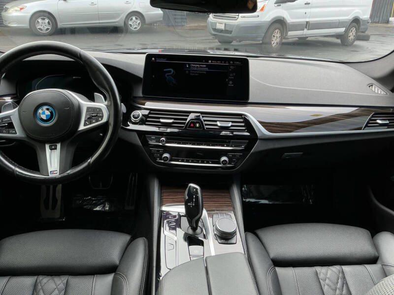 2022 BMW 5 Series 530e