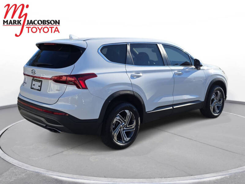 2023 Hyundai Santa Fe SE