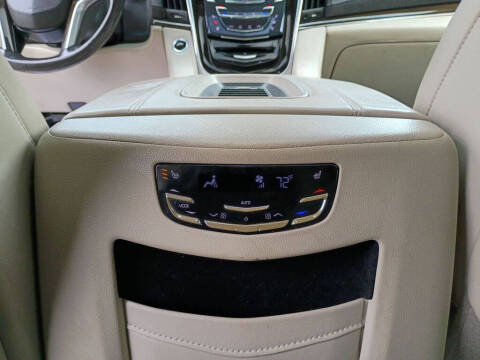 2018 Cadillac Escalade Luxury