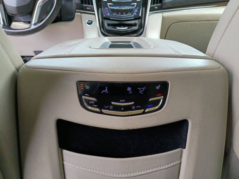 2018 Cadillac Escalade Luxury