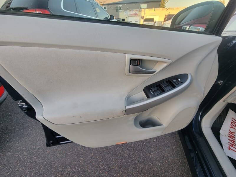 2013 Toyota Prius One