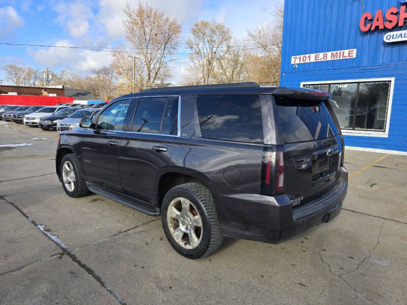 2016 Chevrolet Tahoe LT photo 3