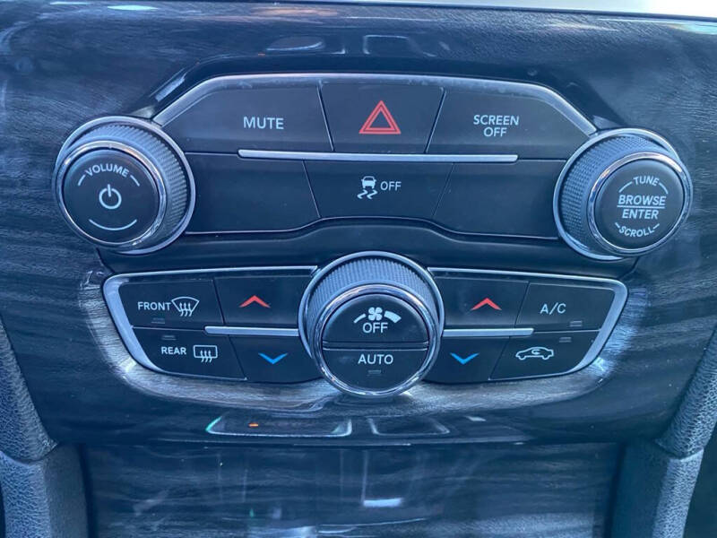 2019 Chrysler 300 Touring