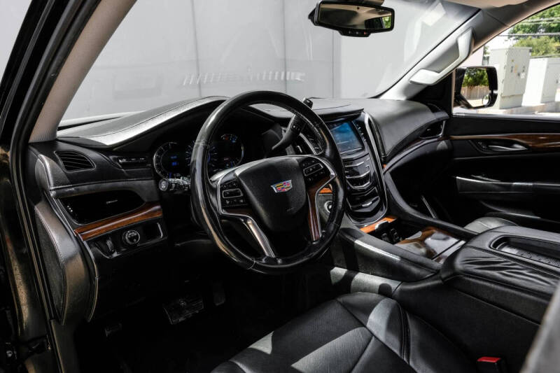 2016 Cadillac Escalade ESV Luxury Collection
