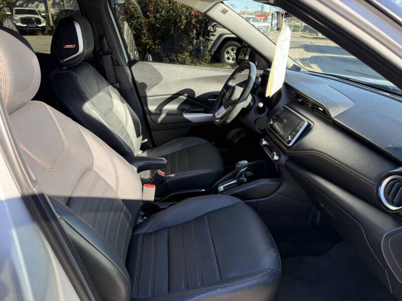 2020 Nissan Kicks SR