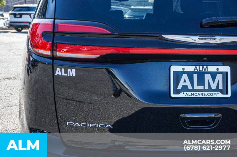 2024 Chrysler Pacifica Plug-In Hybrid Select
