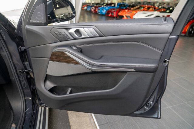 2019 BMW X7 34