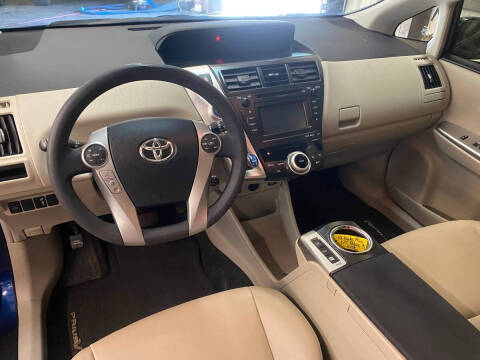 2012 Toyota Prius v Five