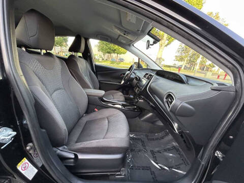 2016 Toyota Prius Three