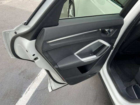 2023 Audi Q3 quattro S line Premium 45 TFSI