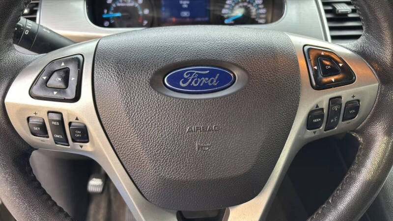 2017 Ford Taurus SEL