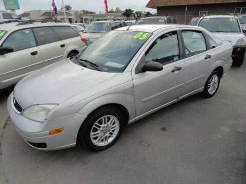 2005 Ford Focus for sale at Gridley Auto Wholesale in Gridley CA