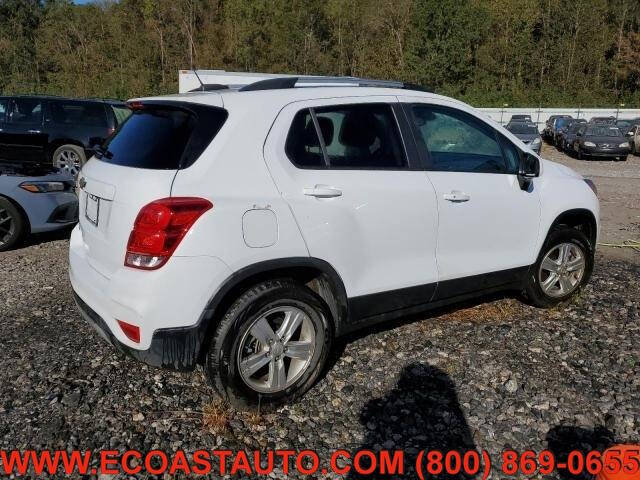 2022 Chevrolet Trax LT photo 2