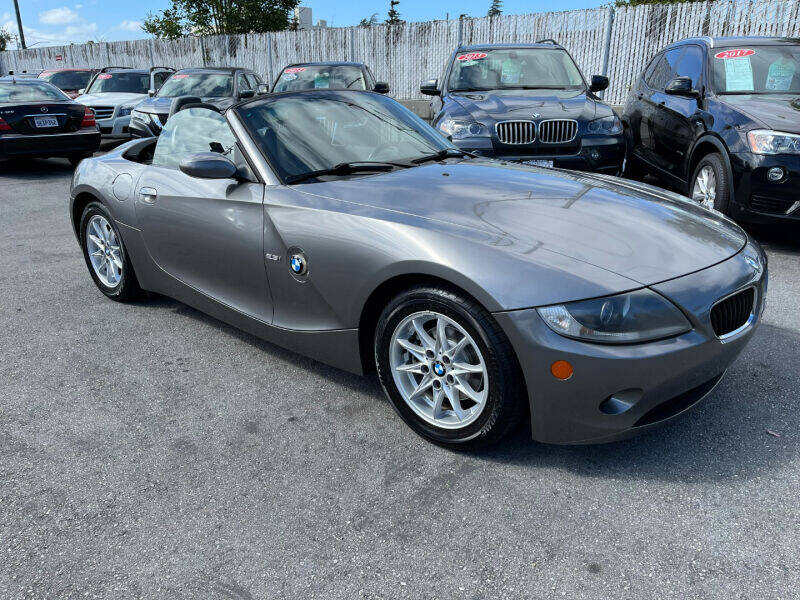 2005 BMW Z4 for sale at TRAX AUTO WHOLESALE in San Mateo CA